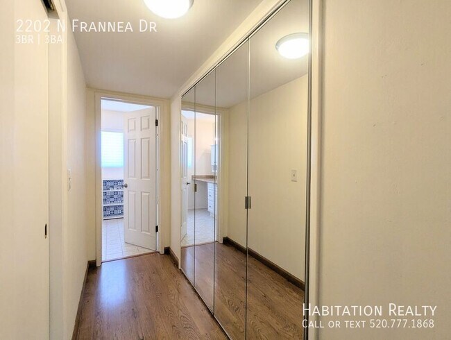 Building Photo - 2202 N Frannea Dr