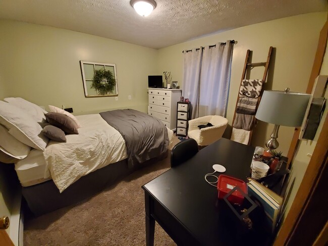 Building Photo - 6268 5th Ave