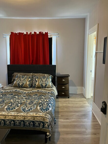 Building Photo - 30 Merrick Ave