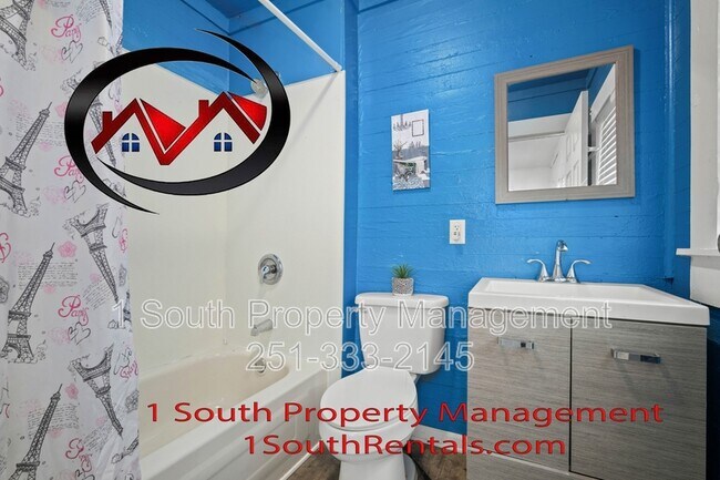 Building Photo - 660 Summerville St