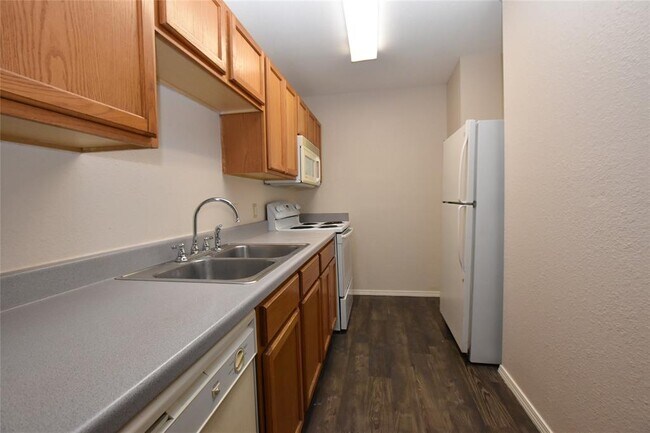 Building Photo - 921 Sagewood Trail