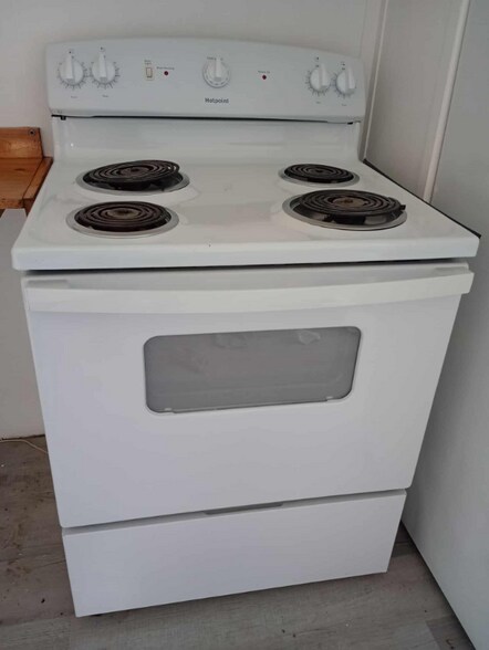 Building Photo - 740 N Mechanic St