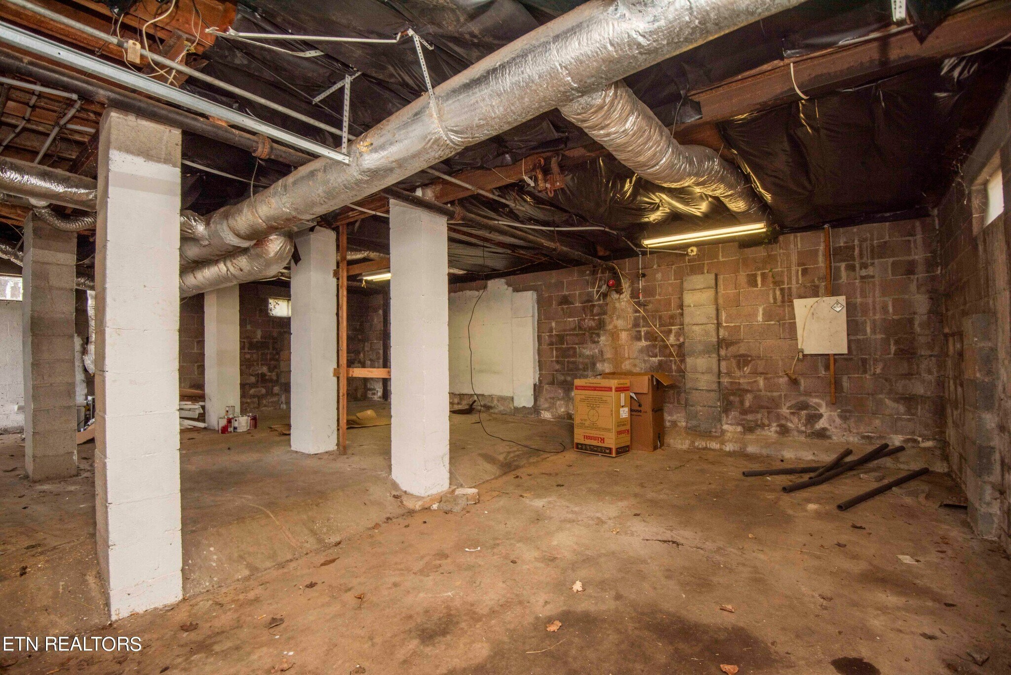 Building Photo - 1039 Oglewood Ave