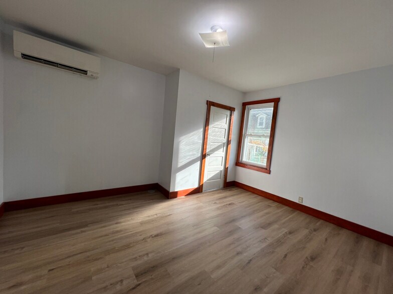 Building Photo - 185 Brownell St