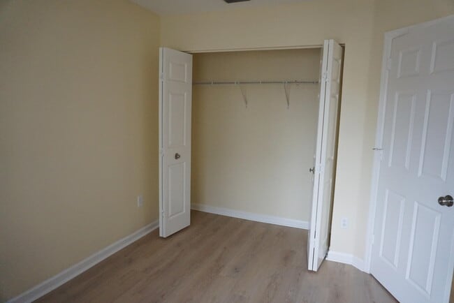 Building Photo - 2032 Nassau Dr