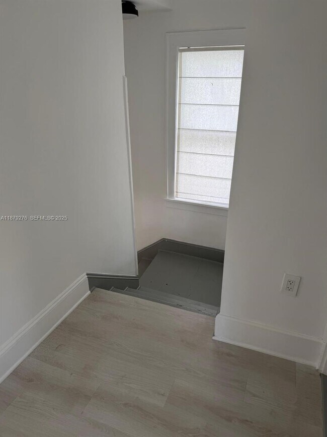 Building Photo - 177 NE 44th St