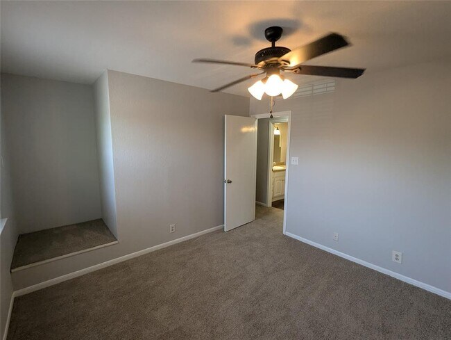 Building Photo - 7800 Northcrest Blvd