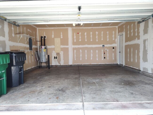 Building Photo - Pristine home located in the Woodbury comm...