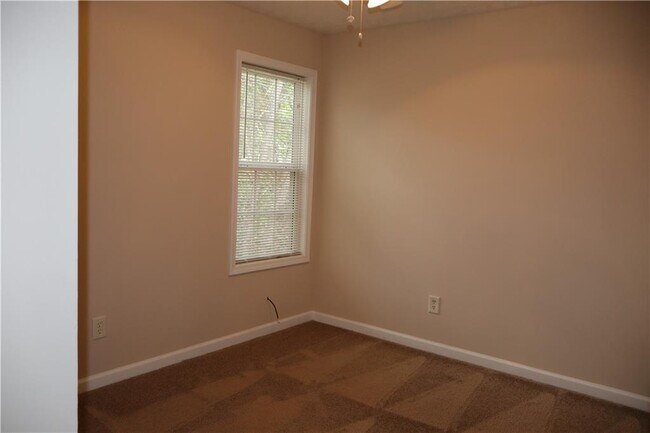 Building Photo - 176 Rivergate Ct