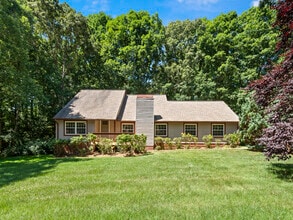 Building Photo - 28 Turnberry Dr