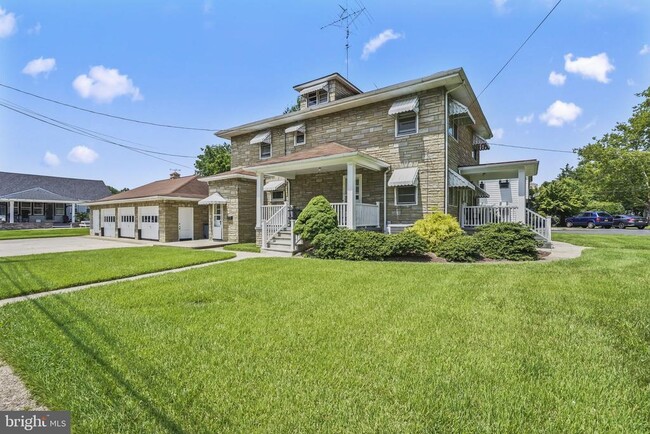Building Photo - 1125 Parkway Ave