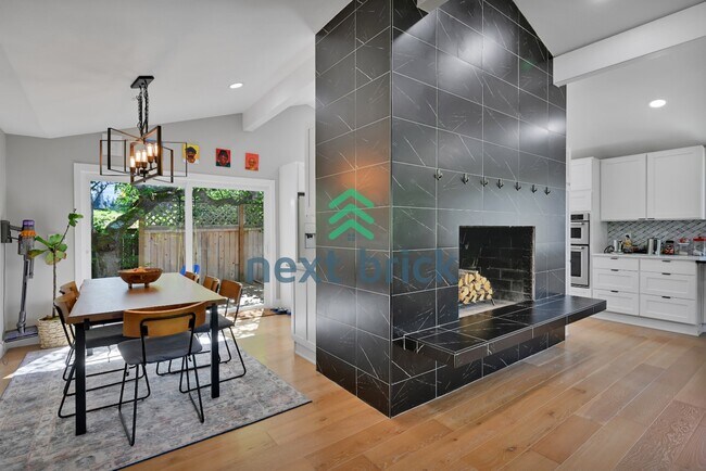 Building Photo - "Spacious 4-Bedroom Retreat with 3 Baths in the Heart of Kirkland – 2,480 Sq. Ft. of Pure Comfort!"