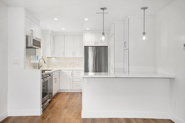 Building Photo - PALM