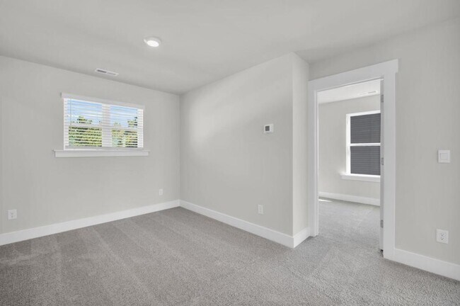 Building Photo - 121 S Grassland Rd