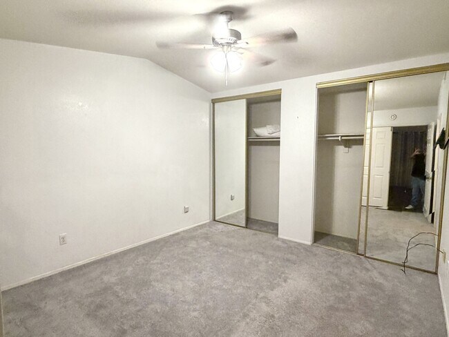 Building Photo - 28133 Vía Domador