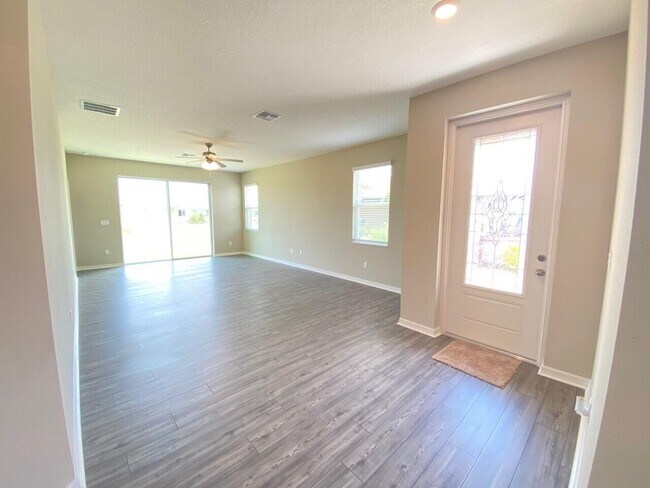 Building Photo - 1638 Merriment Way