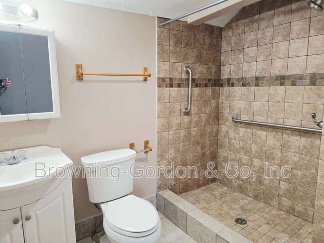 Building Photo - 1705 11th Ave N