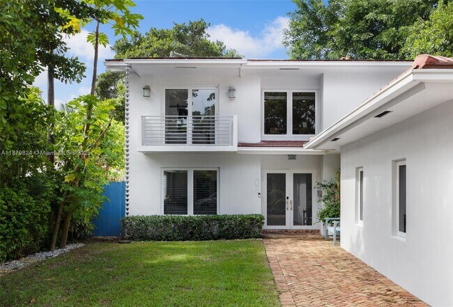 Building Photo - 1208 Mariana Ave