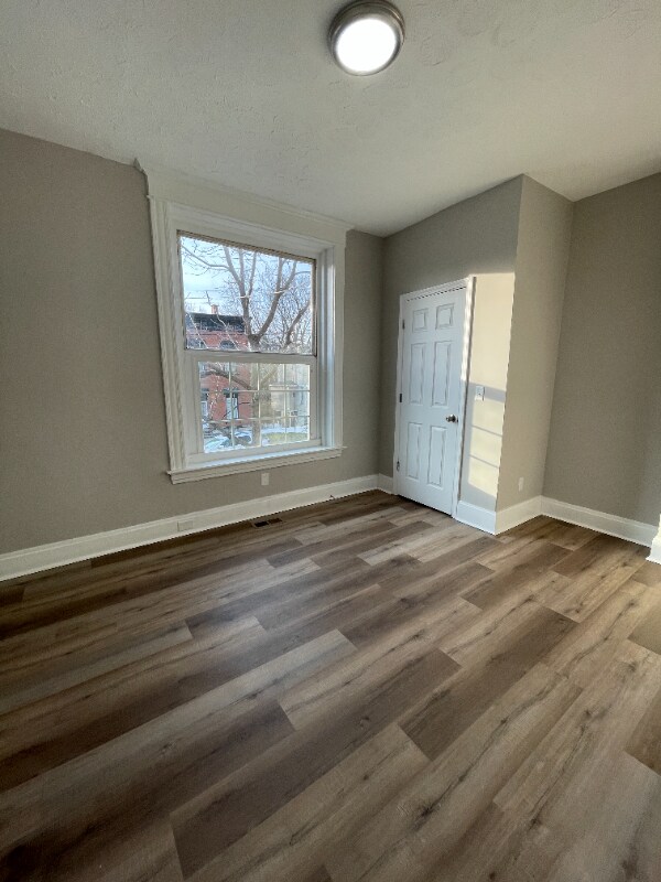 Building Photo - 928 Fairbanks Ave