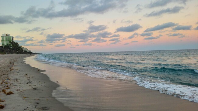 Building Photo - 3700 S Ocean Blvd