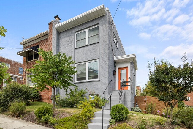 Building Photo - 5519 5th St NE