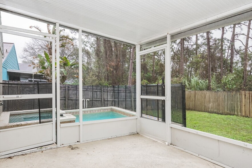 Building Photo - 331 Placid Lake Dr