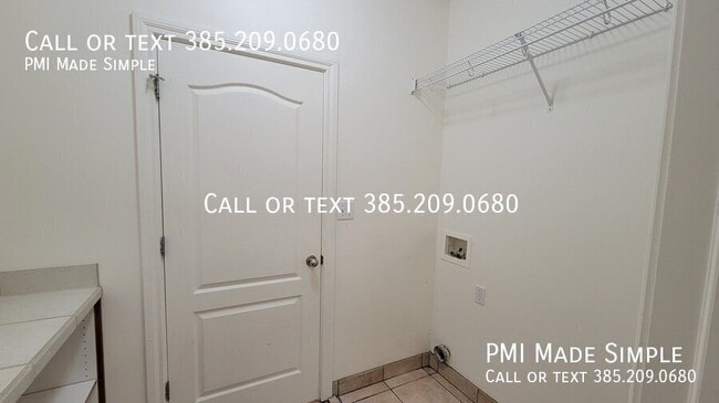 Building Photo - 3042 E Somerset Dr