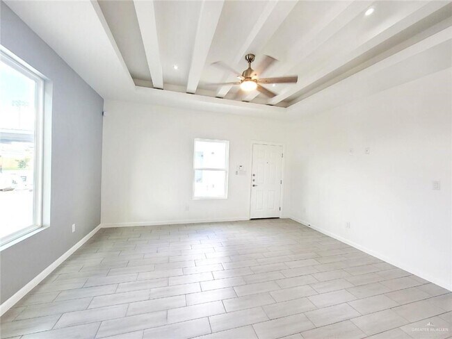 Building Photo - 13 South Dr