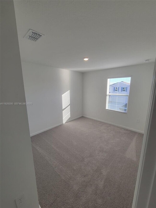 Building Photo - 3671 Hardman Dr