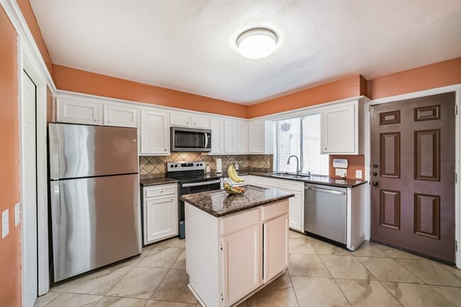 Building Photo - 4708 N Cashel Cir