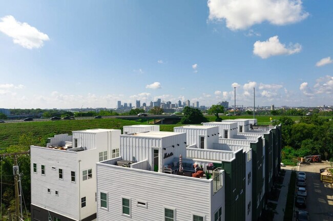 Building Photo - 1405 Napoleon St