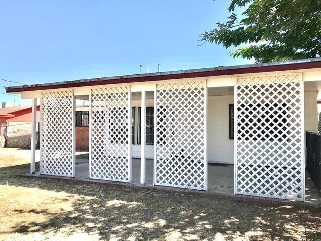 Building Photo - 10387 Yellowstone St