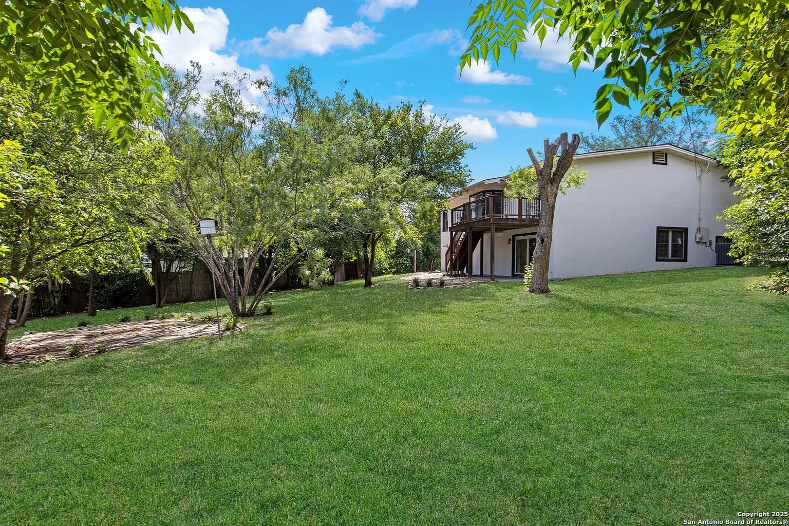 Building Photo - 123 E Brandon