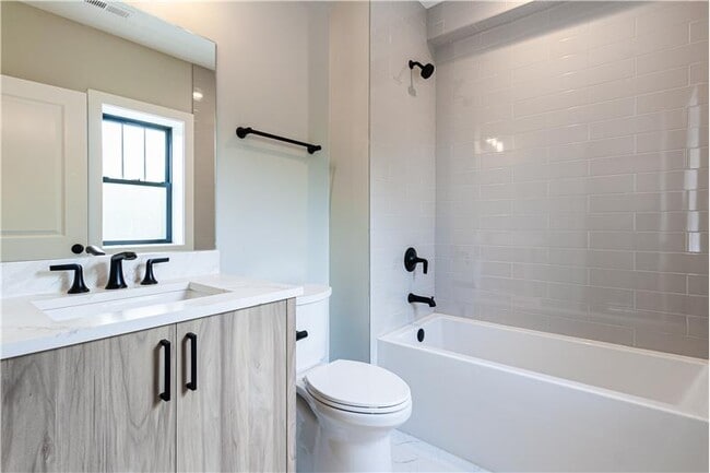 Building Photo - 2457 W Logan Blvd