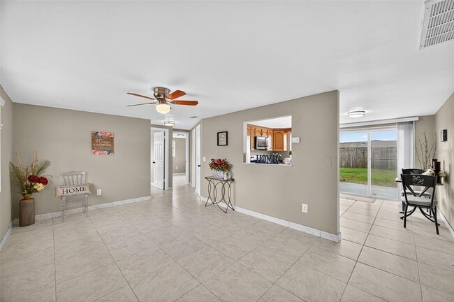 Building Photo - 3742 Elmwood Dr