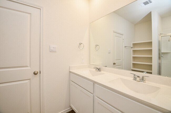 Building Photo - 3806 Axyl Run Ct