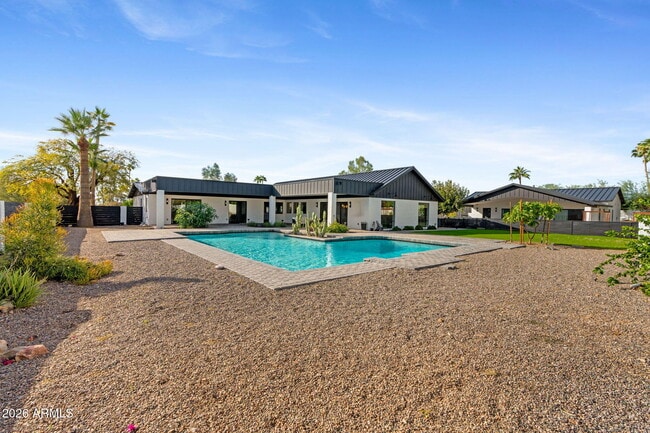 Building Photo - 3842 E San Miguel Ave