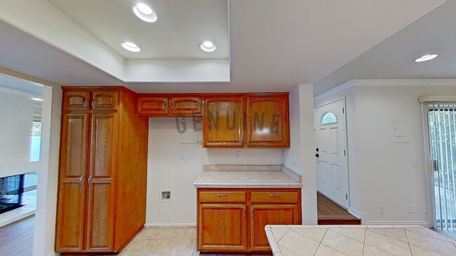 Building Photo - Wonderful 3 Bedroom Townhouse in Laguna Hi...