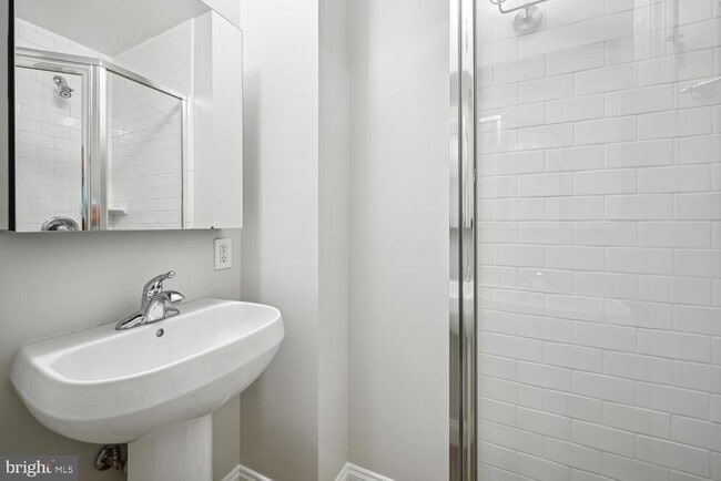 Building Photo - 1832 Swann St NW