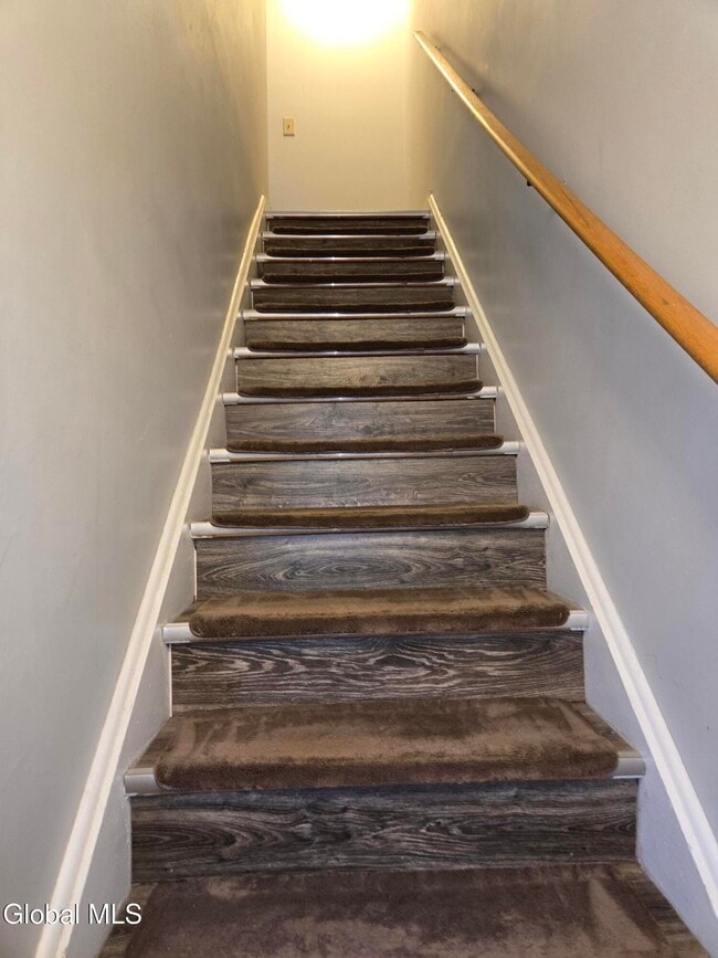 Building Photo - 93 Ridgewood Terrace