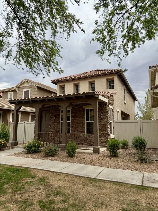 Building Photo - Beautiful 3 bedroom, 2.5 bath home located in the highly sought after community of Power Ranch