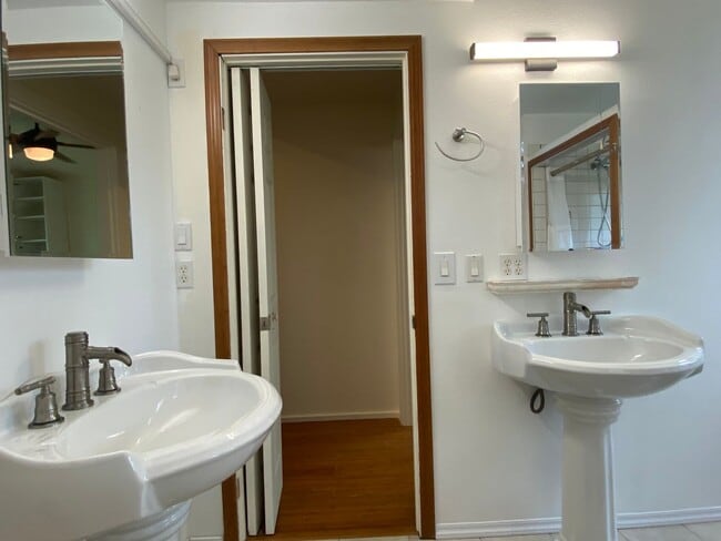 Building Photo - Private Hideaway on 1 Acre -Hawaiian Paradise Park