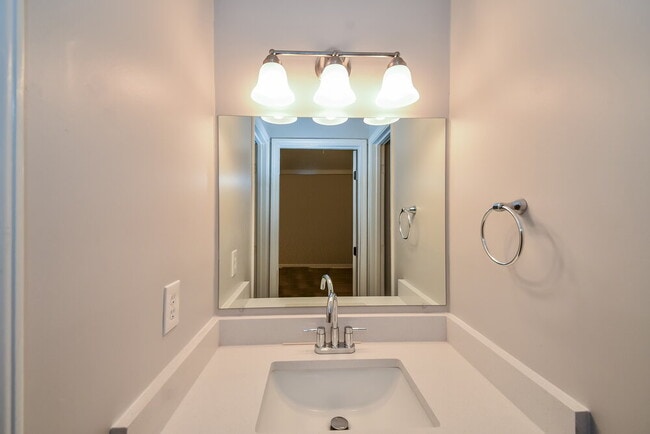 Building Photo - 2429 Chauncey Ln