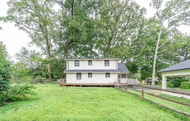 Building Photo - 12013 Idlewild Rd