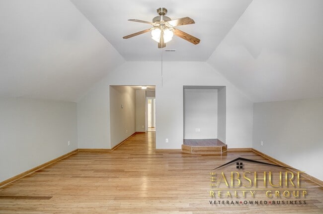 Building Photo - 852 Willow Bay Dr