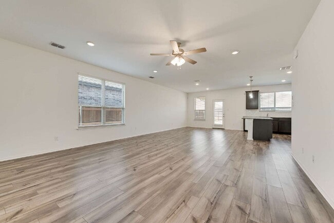 Building Photo - Fantastic newer 3-2-2 in Heartland Master Planned Community