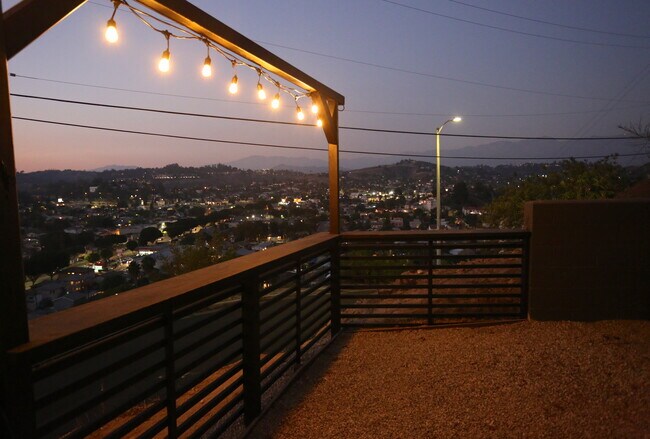 Building Photo - 2737 Chadwick Cir