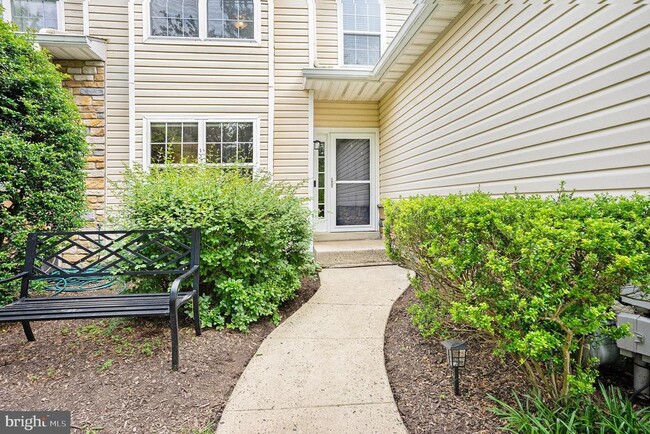 Building Photo - 120 Medinah Dr