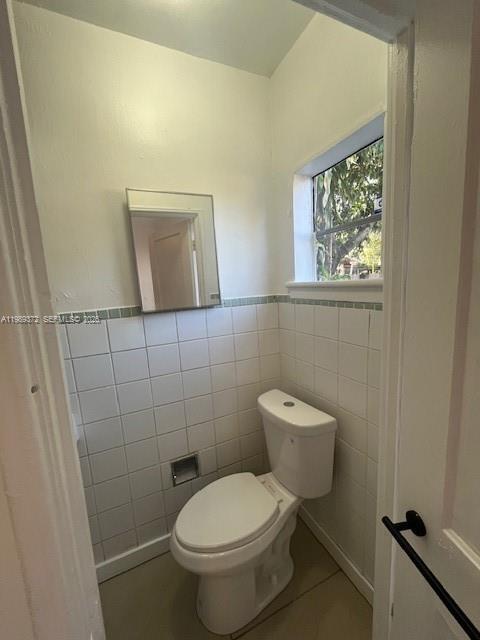 Building Photo - 2475 NE 184th Terrace