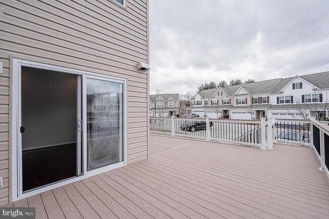 Building Photo - 6748 Green Mill Way